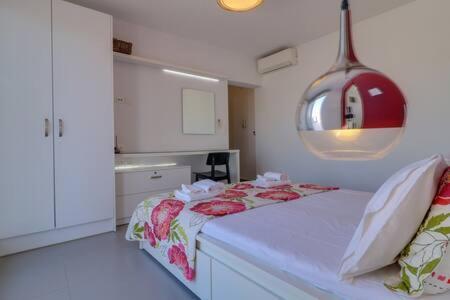 Studio With Private Terrace And View Of Acropolis! Афины Экстерьер фото